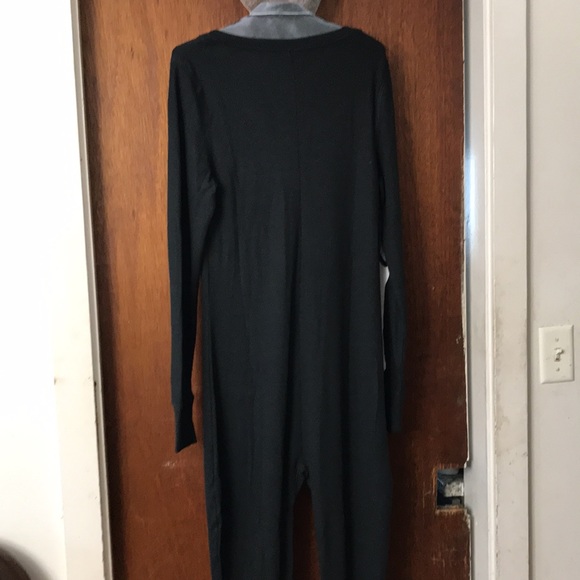 BNWT VS PINK THERMAL SKELETON ONSIE - Picture 3 of 6